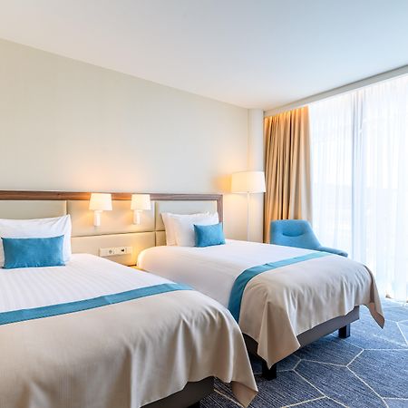 Crowne Plaza Maastricht By Ihg Hotel Exterior photo