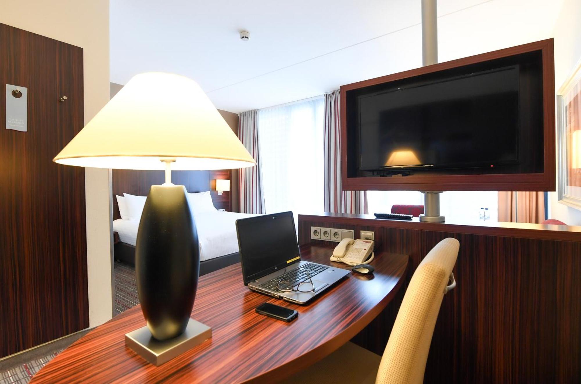 Crowne Plaza Maastricht By Ihg Hotel Exterior photo