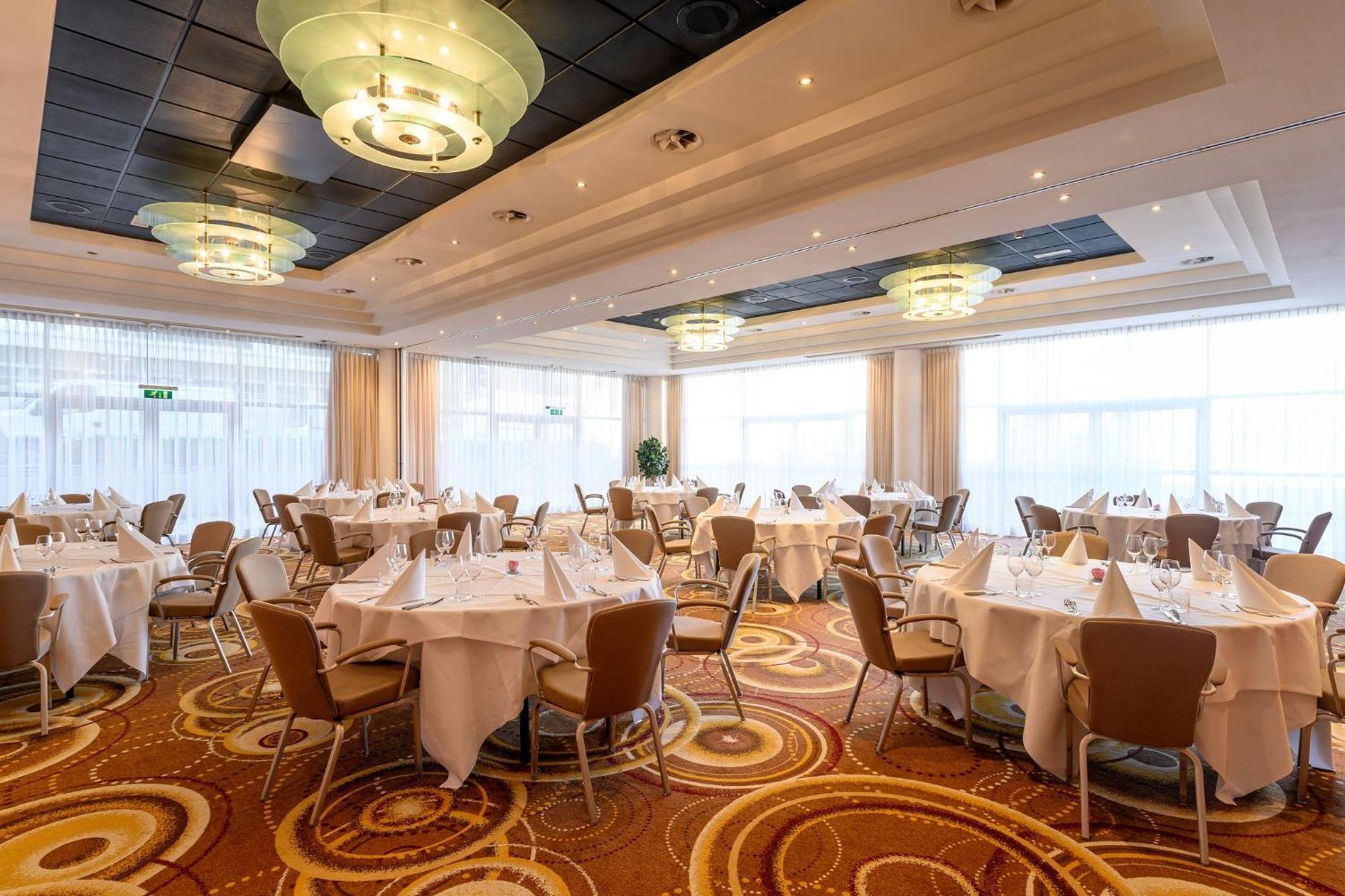 Crowne Plaza Maastricht By Ihg Hotel Exterior photo