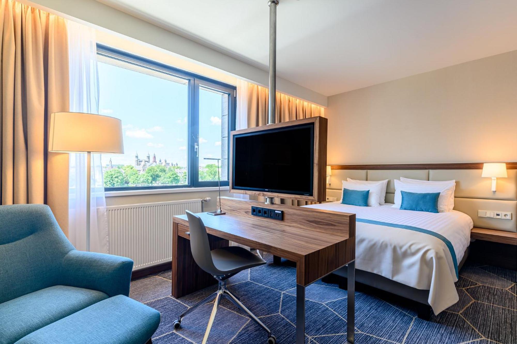 Crowne Plaza Maastricht By Ihg Hotel Exterior photo