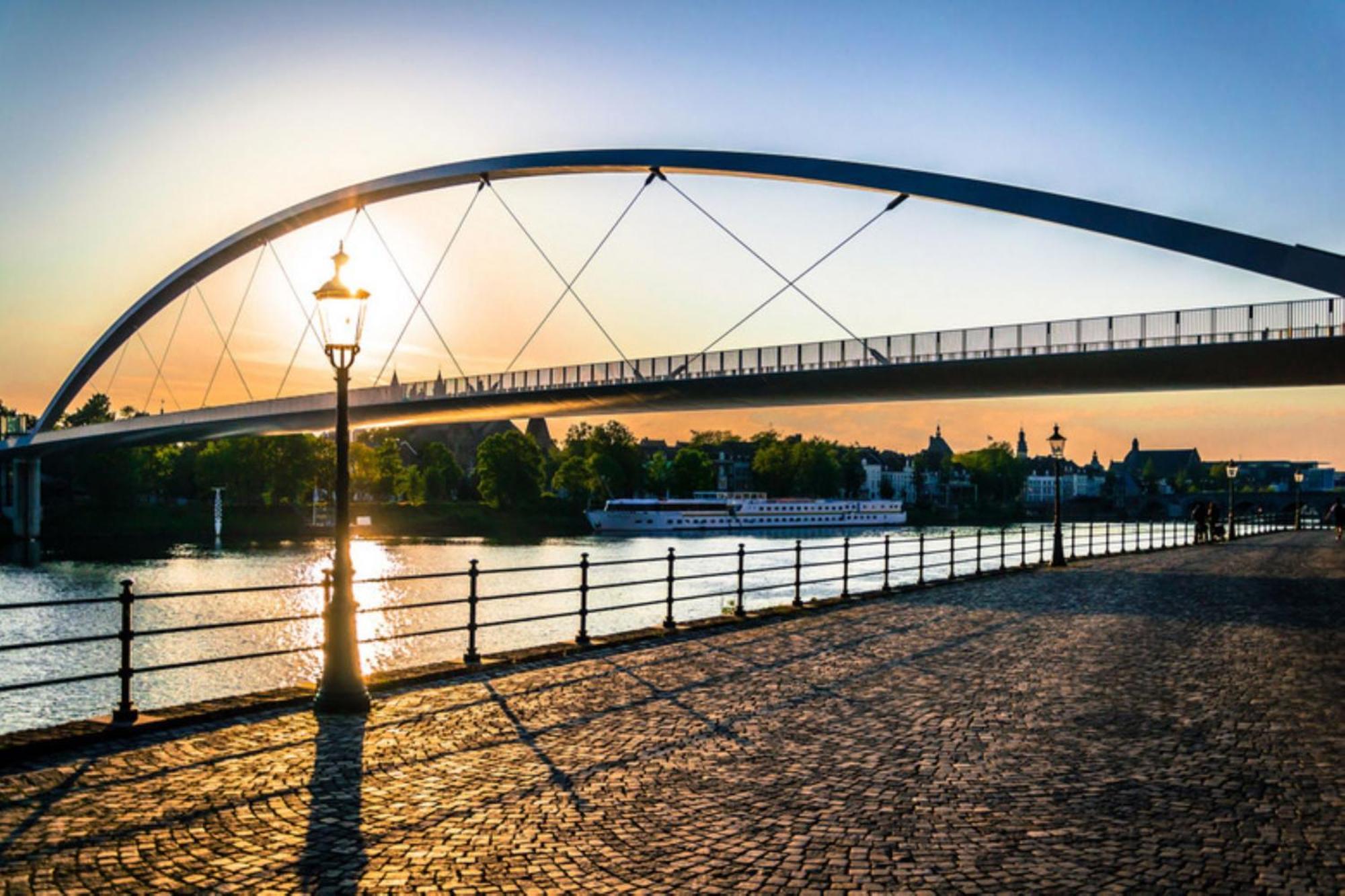 Crowne Plaza Maastricht By Ihg Hotel Exterior photo