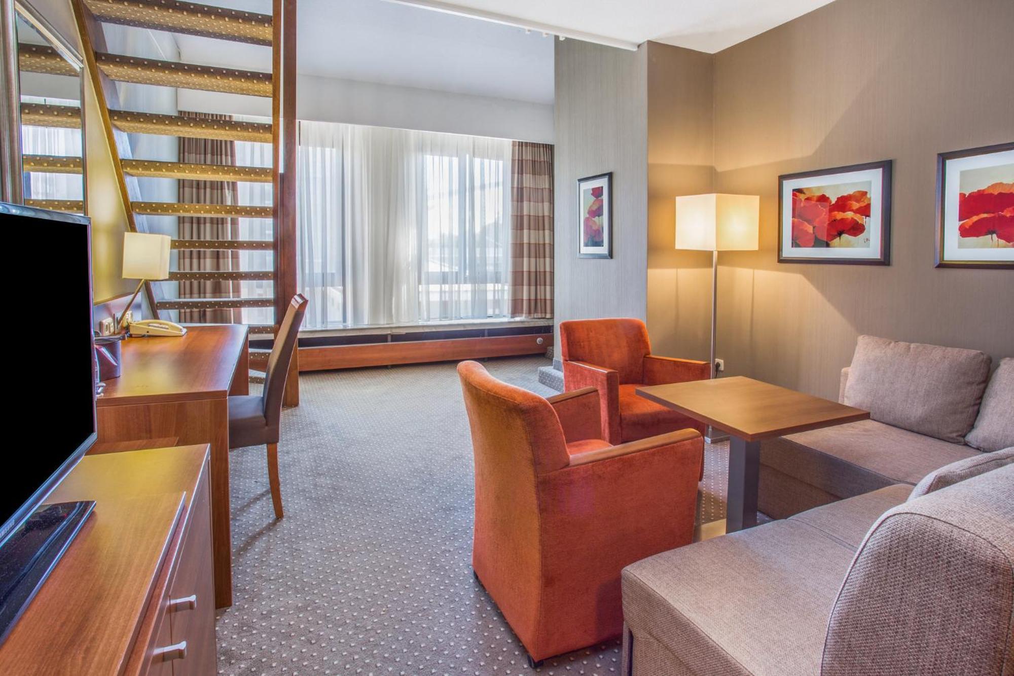 Crowne Plaza Maastricht By Ihg Hotel Exterior photo